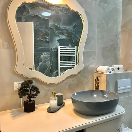 Bridge Aparthotel